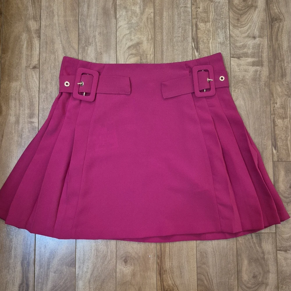 NWT Zara Barbie Fuchsia Belted Pleated Mini Skirt – Size M - Picture 2 of 6